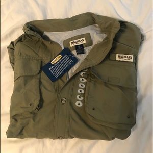 Magellan sportswear shirt